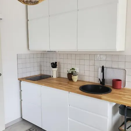 Charmant Studio Moderne Avec Exterieur 