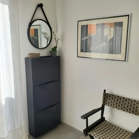 Charmant Studio Moderne Avec Exterieur 