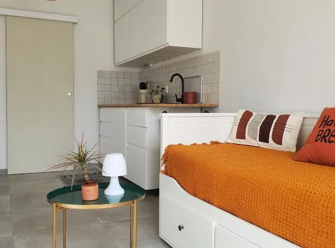 Charmant Studio Moderne Avec Exterieur \