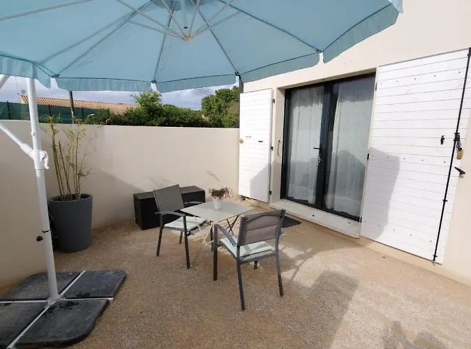 Charmant Studio Moderne Avec Exterieur \